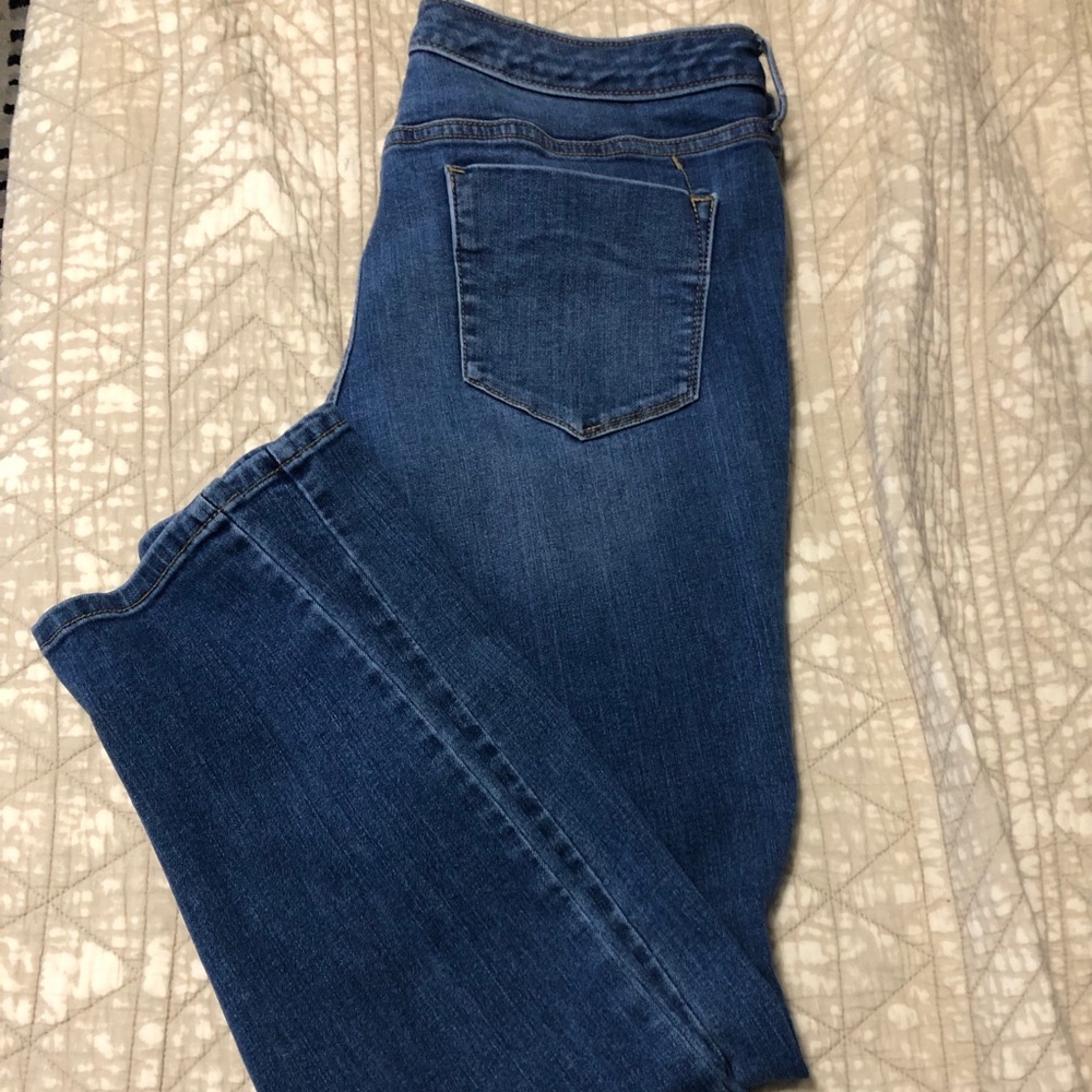 Mossimo mid rise Jegging size 14/32 R